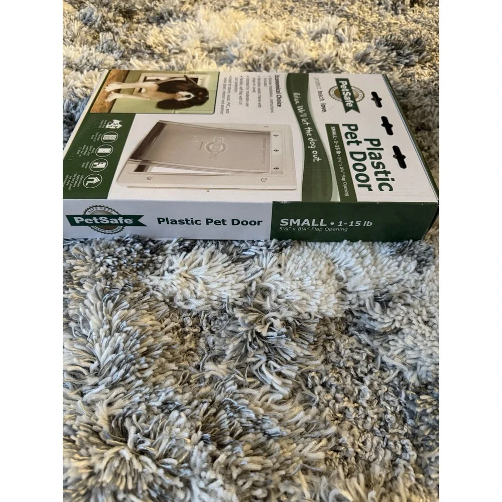 PetSafe Small Plastic Pet Door with UV Protection